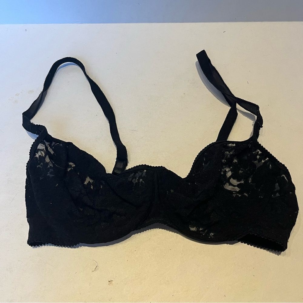 Victoria's Secret Black Lace Bra Unlined Underwire Size 36D